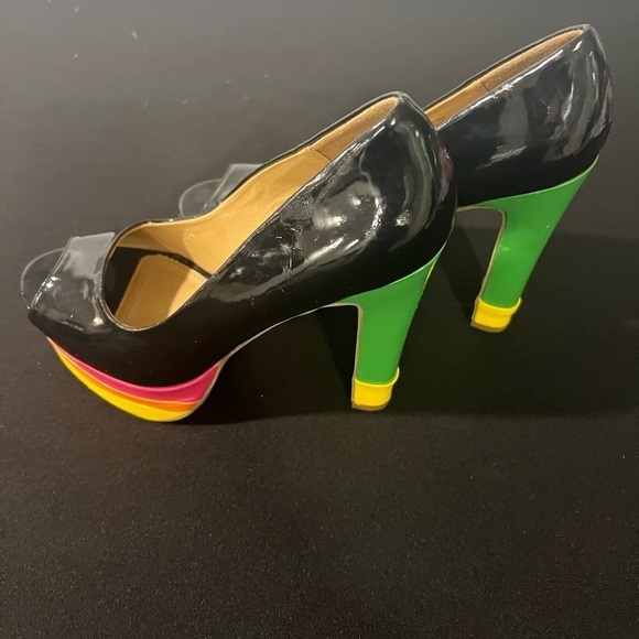 {Unlisted} Black and Multicolored Platform Heels - Picture 1 of 5